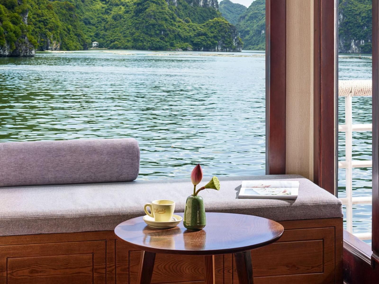 Lotus Boutique Cruise Ha Long Exterior foto