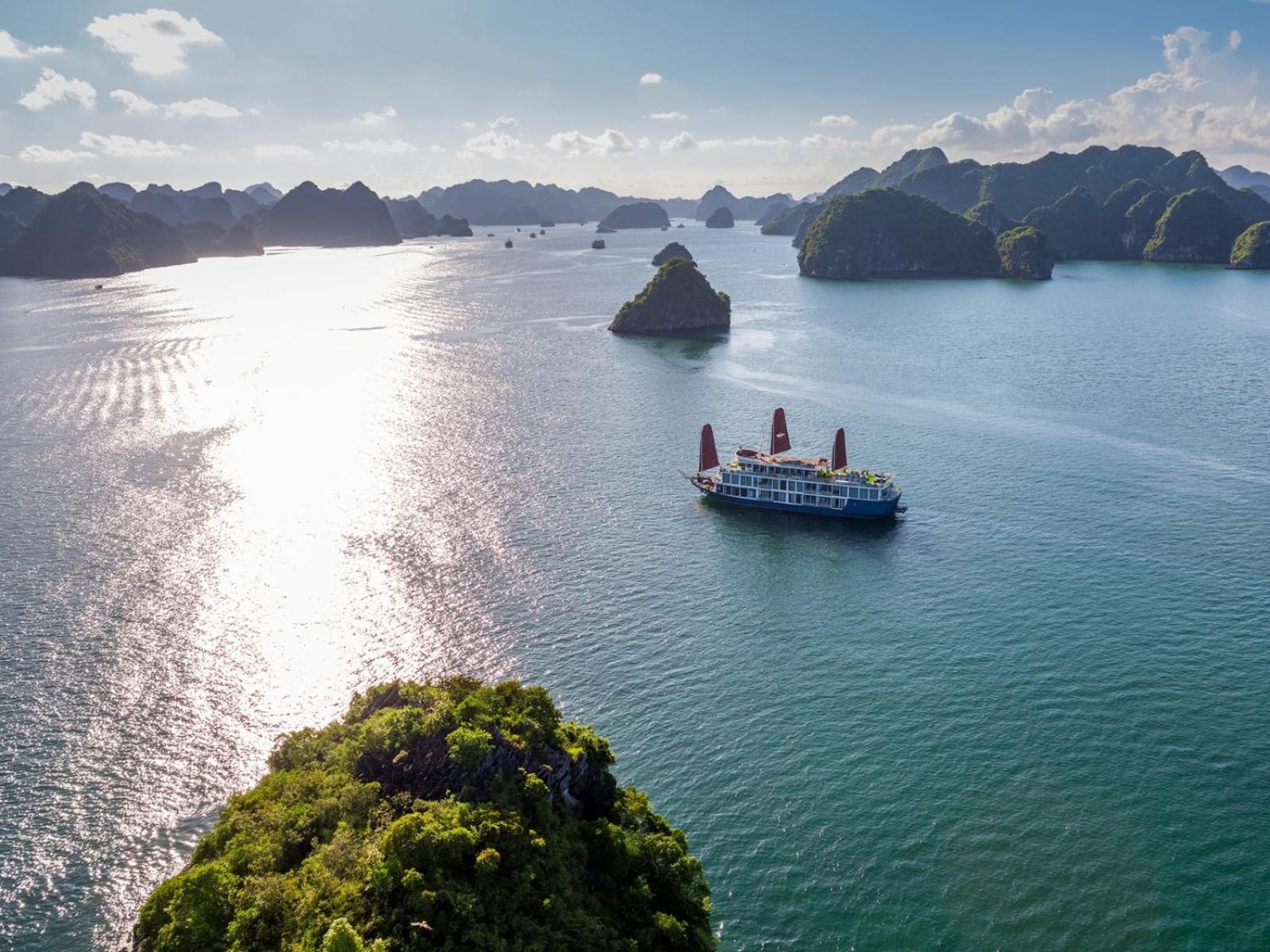 Lotus Boutique Cruise Ha Long Exterior foto
