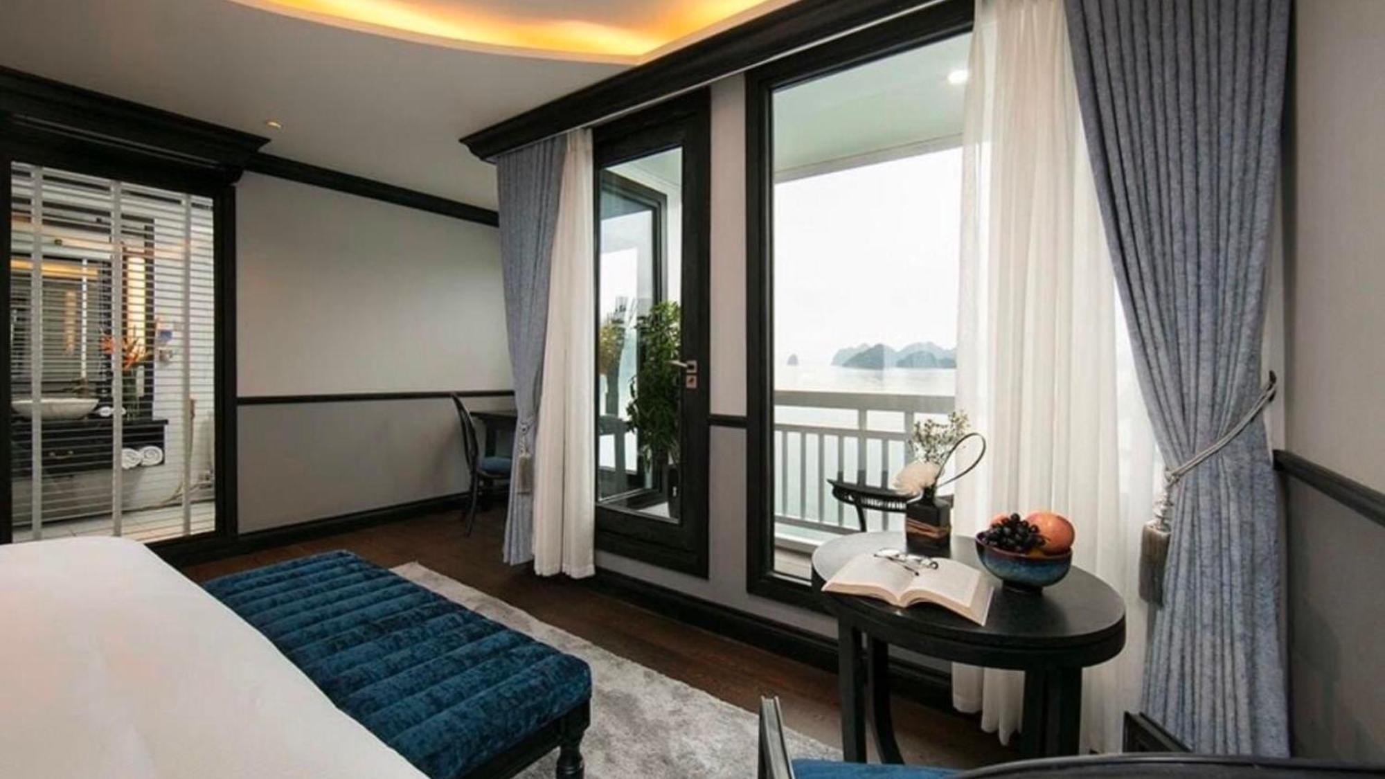 Lotus Boutique Cruise Ha Long Exterior foto